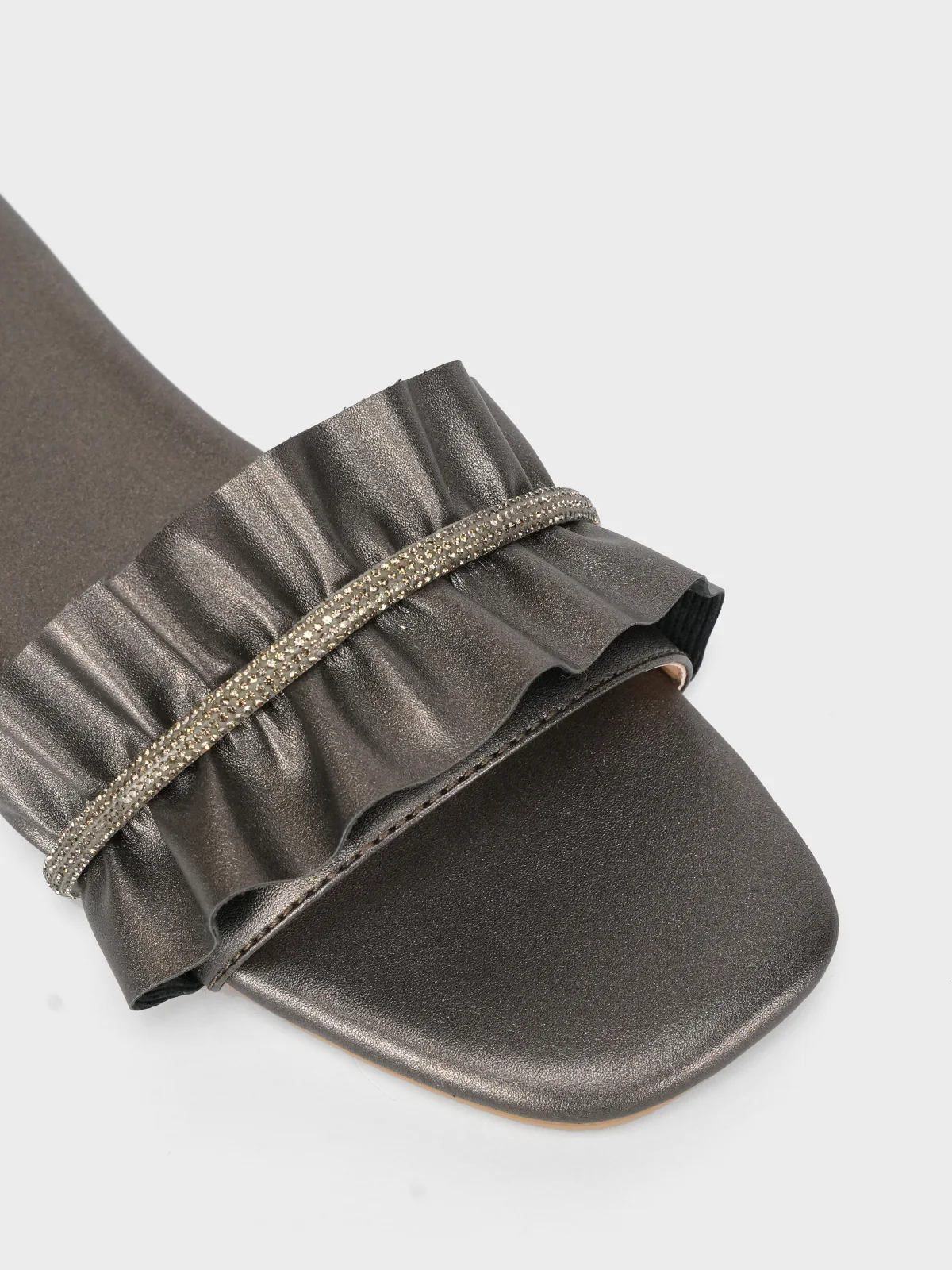 Women's "CASSIA" Decorated Stylish Slippers - Image 4
